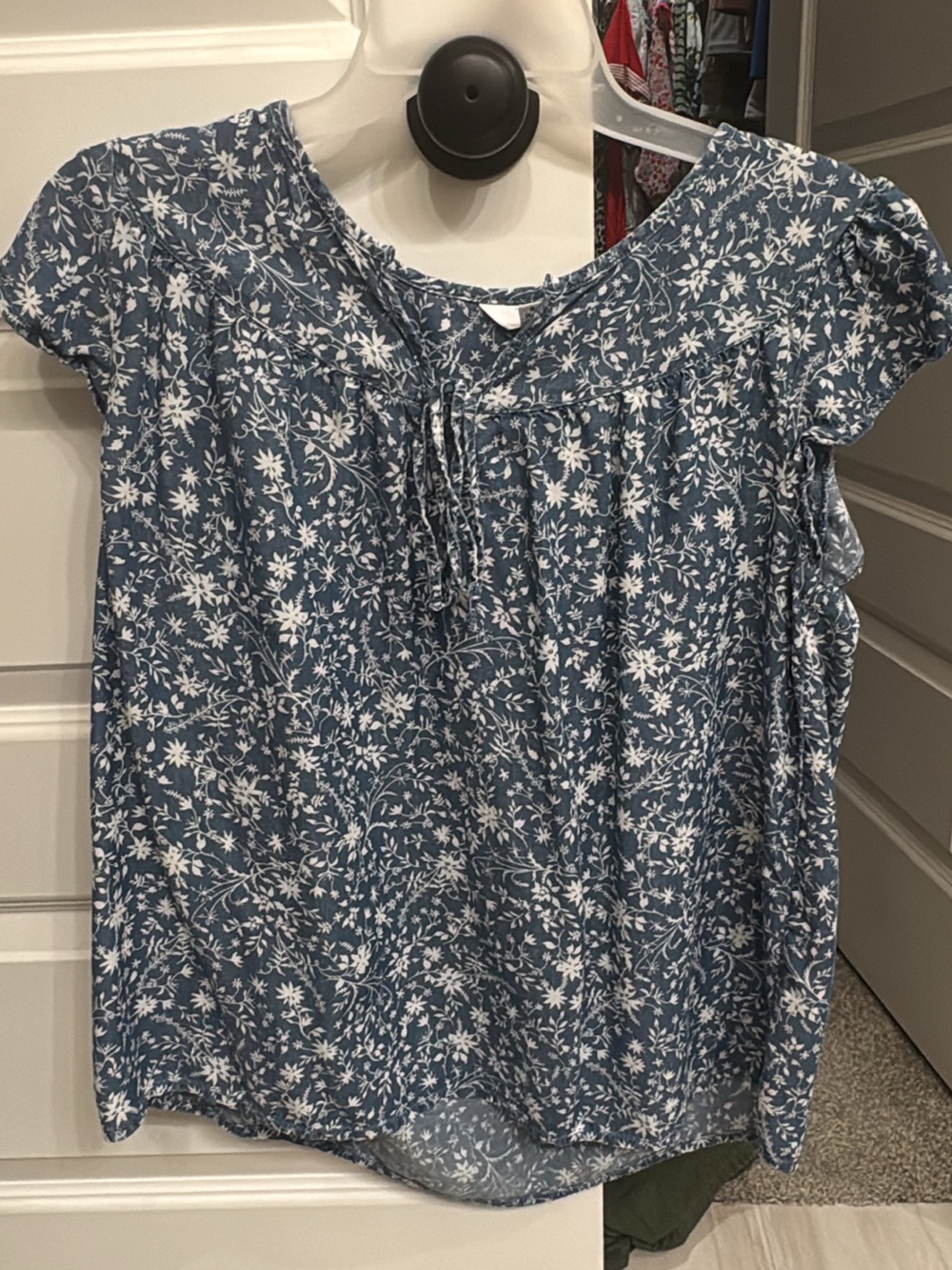 Time and Tru Blue Floral Tie-Neck Cap Sleeve Blouse